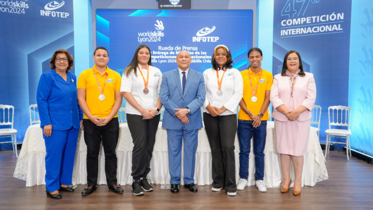 Director de INFOTEP exhorta a competidores que participarán en competición internacional WorldSkills Lyon 2024 a dar lo mejor