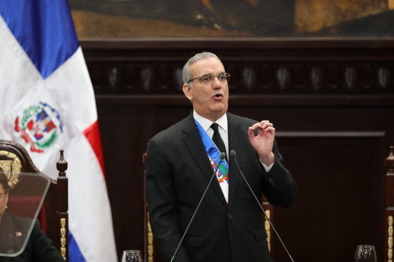 Abinader asegura  tierras raras es oportunidad sin precedentes para República Dominicana.