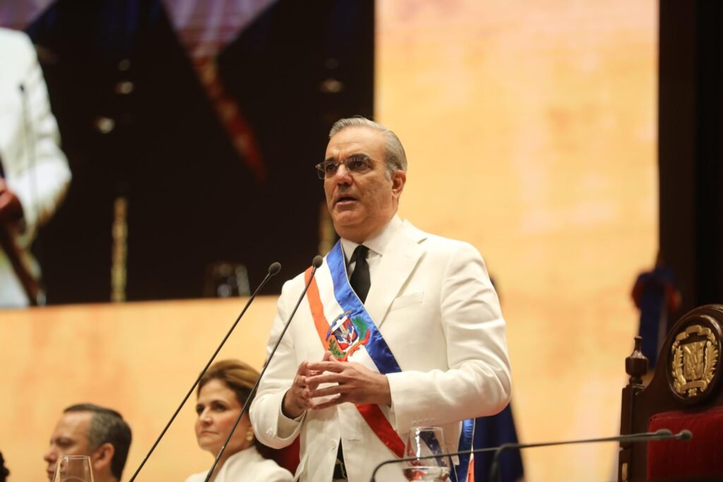 presidente-abinader-senala-que-trabaja-para-consolidar-el-sector-electrico-de-rd