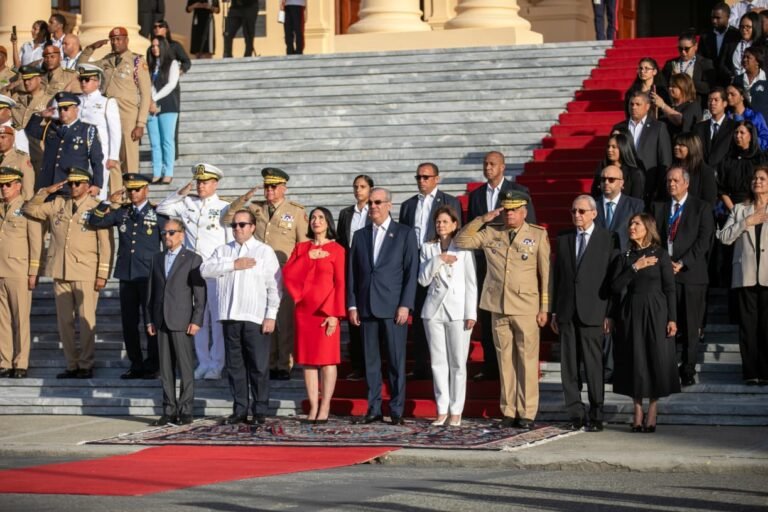 abinader-encabeza-acto-con-motivo-del-dia-de-la-bandera