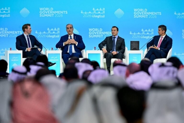 dubai-abinader-expone-solidez-y-dinamismo-de-economia-de-rd
