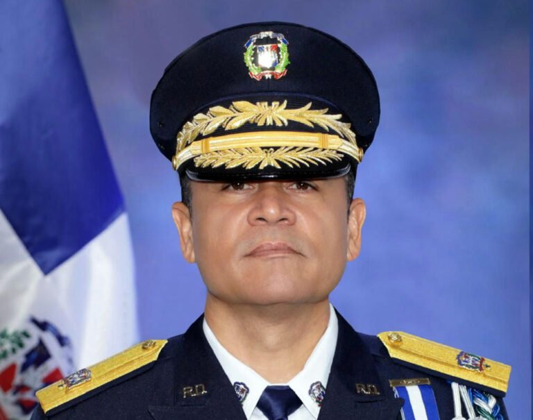 presidente-abinader-designa-nuevo-director-de-la-policia