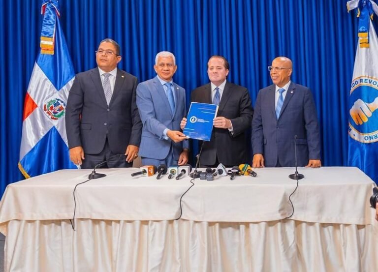 prm-presenta-proyecto-control-de-financiamiento-en-partidos