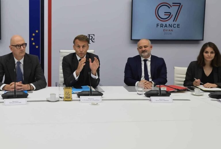 G7
